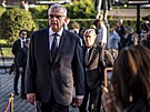 Politik Miroslav Kalousek mí�í do Rudolfina na poslední rozlou�ení s Ji�ím...