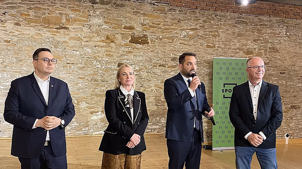 Ministryn� obrany a jedni�ka pra�ské kandidátky SPOLU Jana �ernochová