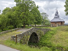 �lenité a nespojité území, které je spí� o jednotlivých p�írodních rezervacích...