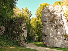 Nejmen�í, skoro a� kapesní národní park Polska, je ten Ojcowský. Le�í v...