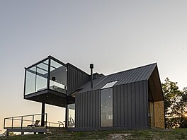 Casa Asolo stojí na hran� nejvy��ího bodu v krajin�. A vlastn� i kus za jeho...