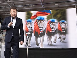Tomio Okamura na pódiu v rámci pedvolební kampan SPD v Ústí nad Labem ped...
