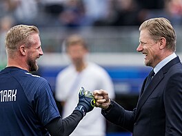 Dva brankái, otec a syn. Kasper a Peter Schmeichelovi.
