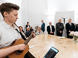 Noc kostel otevela veejnosti kapli ve Snmovn. Na úvod zahrála kesanská...