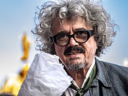 Fotograf Tono Stano pichází do Rudolfina na poslední rozlouení s Jiím...