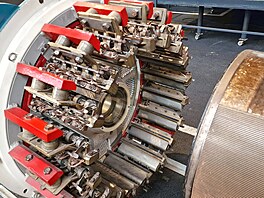 CDT - Trak�ní motor lokomotivy BB 1300 si m��ete prohlédnout v detailu