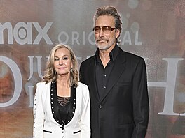 Bo Dereková a John Corbett v New Yorku na premié�e t�etí �ady seriálu A jak to...