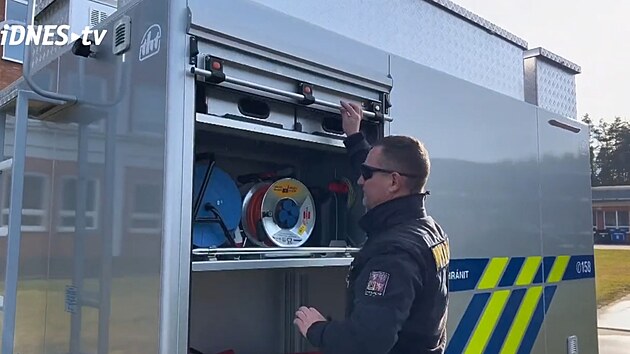 Policist v Pardubickm kraji zaadili do sv vbavy speciln dvounpravov pvs v policejnch barvch. (29. kvtna 2025)