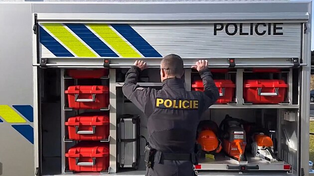Policist v Pardubickm kraji zaadili do sv vbavy speciln dvounpravov pvs v policejnch barvch. (29. kvtna 2025)
