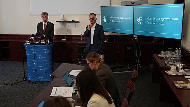 Ministr spravedlnosti Pavel Blaek (ODS) na tvrten tiskov konferenci prohlsil, e nevid dn dvod se domnvat, e by kryptomna mla pochzet z trestn innosti.(29. kvtna 2025)