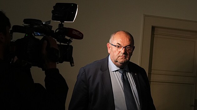 Odvolací soud potvrdil trest pro bývalého p�edsedu �eského fotbalového svazu...