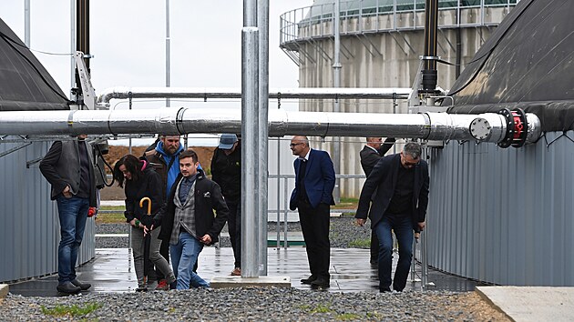 Vlastn biometanovou stanici zprovoznila spolenost Paseka zemdlsk v Krakoici u ternberka. Biometan m identickou kvalitu jako zemn plyn a ron produkce pokryje spotebu plynu pro 1 500 a 2 000 domcnost. (19. kvtna 2025) 