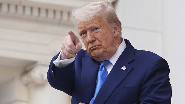 Prezident Donald Trump hovo bhem vzpomnkovho dne na Arlingtonskm nrodnm hbitov. (26. kvtna 2025)
