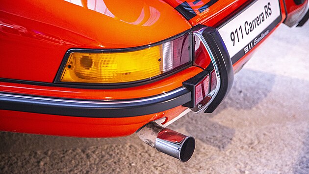 Sraz Porsch� 911 v pra�sk�m industri�ln�m prostoru Pragovka