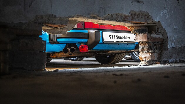 Sraz Porsch� 911 v pra�sk�m industri�ln�m prostoru Pragovka