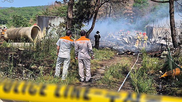 Letadlo jihokorejskho nmonictva se tymi lidmi na palub krtce po vzletu narazilo do hory na jihovchod zem. (29. kvtna 2025)