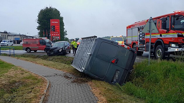 Pi nehod osobnch automobil na Beneovsku se ve tvrtek rno zranili ti lid. (22. kvtna 2025)