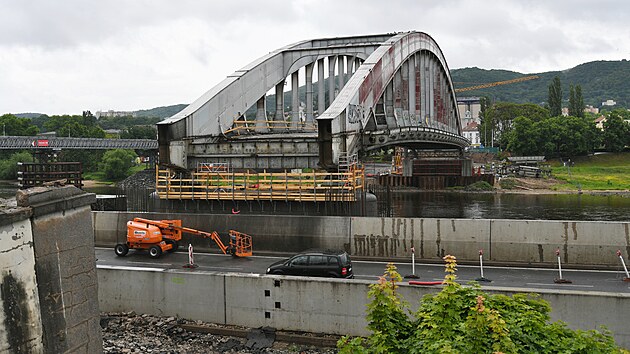 Oprava Beneova mostu v st nad Labem. (28. kvtna 2025)