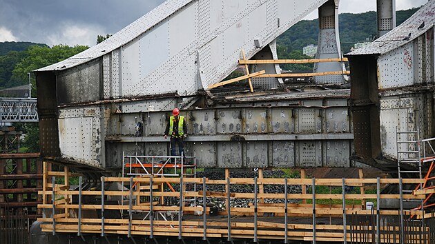 Oprava Beneova mostu v st nad Labem. (28. kvtna 2025)