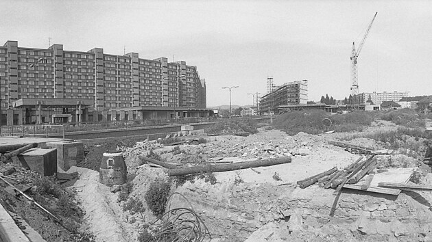 Rozshl stavenit v prostoru bvalho Hornho pedmst. Rok 1972