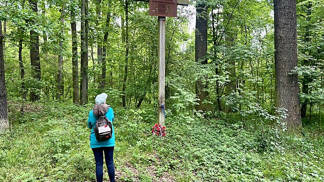 Kolem stovky student a nkolik dosplch se vypravilo z Postoloprt do atce, aby pipomnli masakr nmeckch obyvatel na pelomu kvtna a ervna 1945. astnci si na sob nesli kartiky se jmny obt. Osmnctikilometrov pochod se el potvrt. Pi masakru v baantnici u Postoloprt bylo postleno a na rznch mstech pohbeno v masovch hrobech nejmn 763 nmecky mluvcch obyvatel regionu. Podle historik bylo ale obt a nkolik tisc.(27. kvtna 2025)