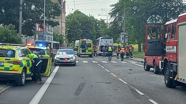 V st nad Labem dolo k nehod nkladnho auta a menho autobusu. (29. kvtna 2025)