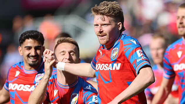 Plzet fotbalist slav gl Pavla ulce.