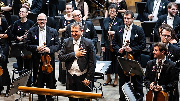 Moravsk filharmonie Olomouc na svm open air festivalu na Androv stadionu vystoup s hvzdnmi hosty.