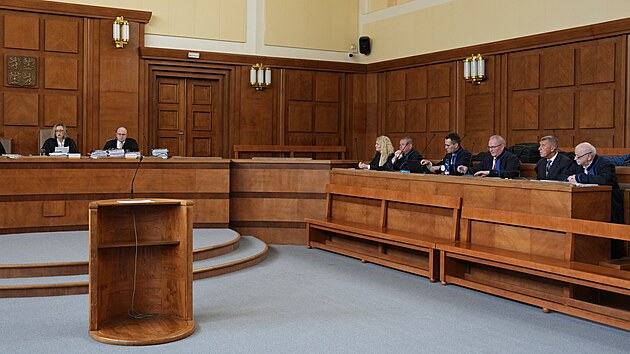 U Vrchn�ho soudu v Praze pokra�uje kauza �ap� hn�zdo. ��f ANO Andrej Babi� a europoslankyn� Jana Nagyov� v n� �el� obvin�n� z dota�n�ho podvodu p�i stavb� farmy v roce 2008. (26. kv�tna 2025)