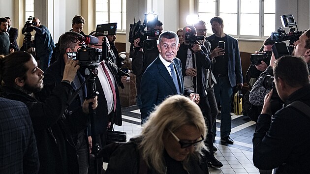 U Vrchn�ho soudu v Praze pokra�uje kauza �ap� hn�zdo. ��f ANO Andrej Babi� a europoslankyn� Jana Nagyov� v n� �el� obvin�n� z dota�n�ho podvodu p�i stavb� farmy v roce 2008. (26. kv�tna 2025)