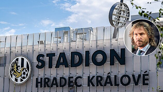 Nov znak klubu na plti arny, pro mnoh nvtvnky prvn pohled, kter jim arna skt. Na malm snmku Pavel Nedvd.