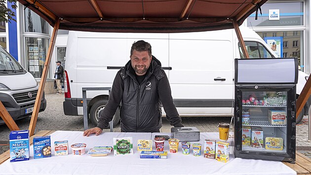 Hnut SPD podalo tradin jarmark v rmci pedvolebn kampan. (22. kvtna 2025)