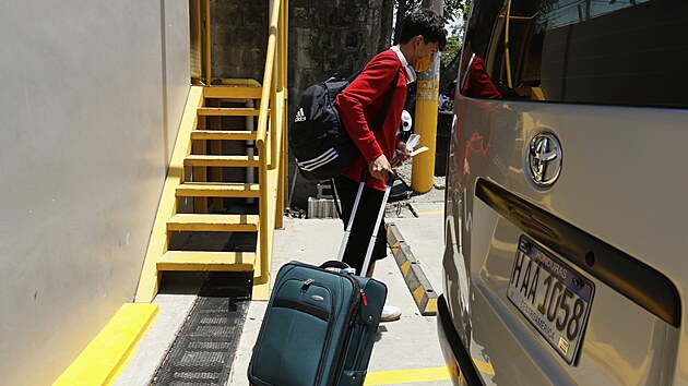 Migranti z Hondurasu se v rmci takzvan dobrovoln deportace vrac z USA zptky do sv domoviny. (19. kvtna 2025)
