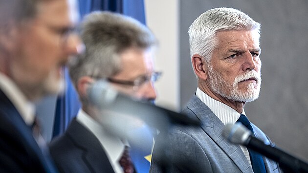 Prezident Petr Pavel, premir Petr Fiala a f Sentu Milo Vystril po jednn nejvych stavnch initel na Praskm hrad