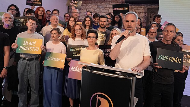 Pedseda Pirt Zdenk Hib pi startu volebn kampan strany