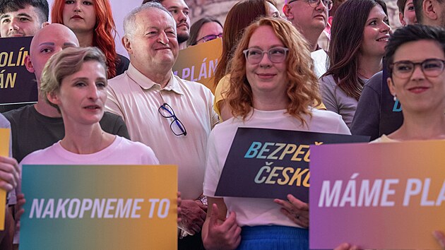 Nakopneme to! S tmto sloganem zahjili Pirti kampa ped volbami do Snmovny na podzim 2025