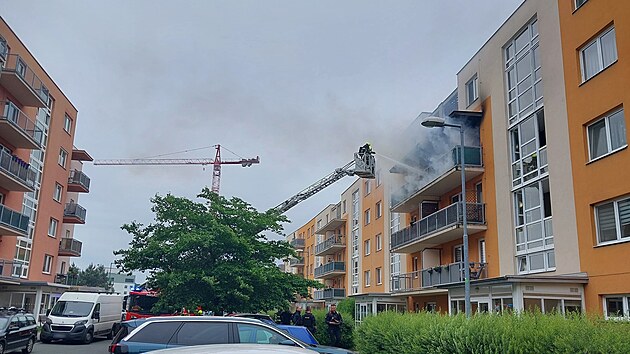 Byt v Trnov zachvtily plameny. Evakuovno bylo pes deset lid vetn dt (25. kvtna 2025)