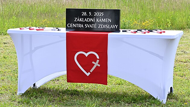 V Tebi byla slavnostn zahjena stavba zazen, je nabdne ve potebn pro domc pi o nemocn osoby. Projekt za vce ne 90 milion korun pipravila oblastn charita.