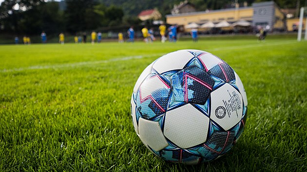 Fotbal, h�i�t�, mí�.