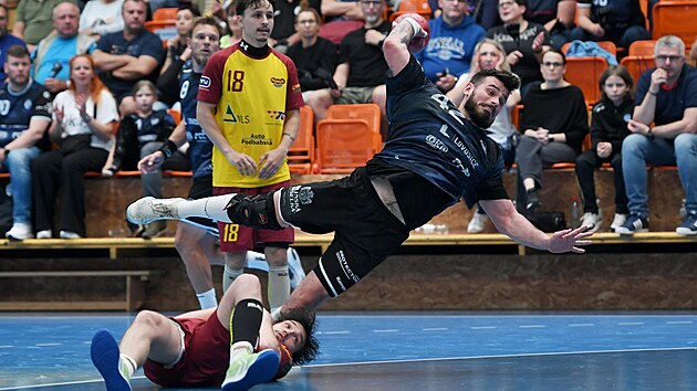 Lovosice, 21.5.2025, Lovosice - Dukla Praha, 2. utkn o 3. msto v extralize hzenk. Patrik Stach z Lovosic pl.