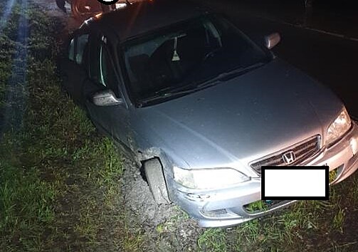 Vozidlo znaky Honda, ve kterm mui pronsledovali mercedes.