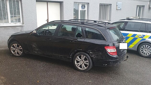 Ponien mercedes po atacch mu z hondy.