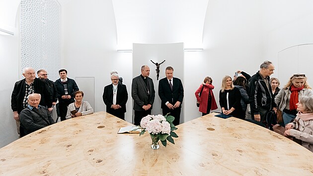 Noc kostel otevela veejnosti kapli ve Snmovn. (23.kvtna.2025)