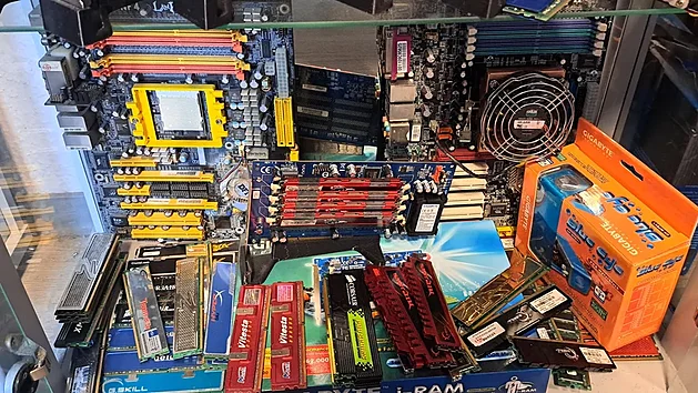 Sbrka grafickch akcelertor nashromdnch za 14 let