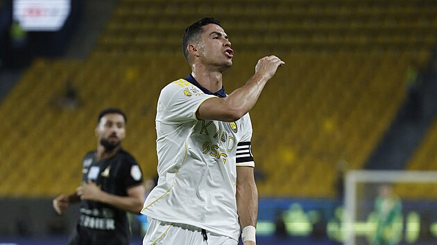 Frustrovan Cristiano Ronaldo v dresu an-Nasru.