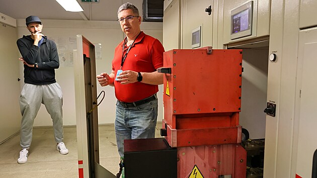f provozu mnren dopravnch podnik v Plzni Petr Vracovsk vedl prohldky provozu mnrny a vodn elektrrny na Denisov nbe. (17. kvtna 2025)