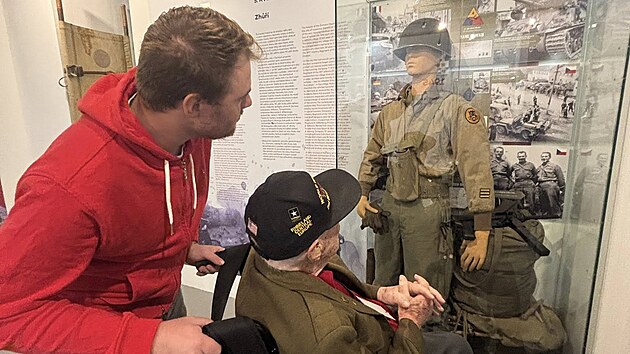 Americk vlen vetern, kter pomhal osvobozovat eskoslovensko, navtvil v Plzni tak Pattonovo muzeum.