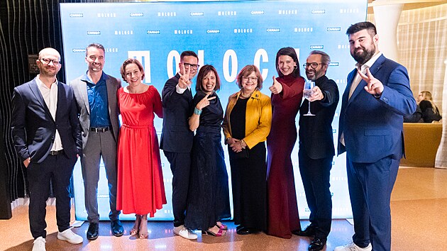 Reisr Luk Hanulk, CEO Canal+ Pavel vanda, hereka Barbara Lukeov, producent Bionaut Vratislav lajer, producentka Canal+ Lada Dobrskovsk, hereky Ivana Andrlov a Andrea Mohylov, herec Jan Rvai a scnrista tefan Titka  na premie serilu Moloch (26. kvtna 2025)