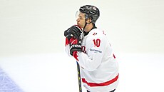 Brayden Schenn z Kanady vstebává tvrtfinálové vyazení od Dánska.