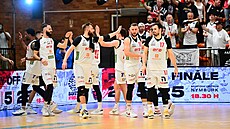 Basketbalisté Nymburka slaví ve finále NBL s Basketem Brno.